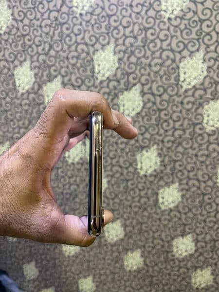 iPhone Xs max factory unlock 4