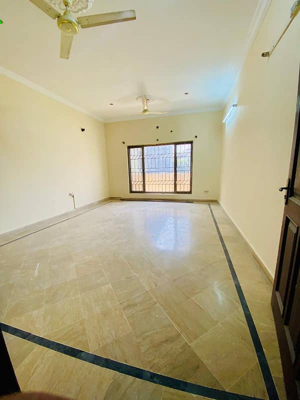 10 Marla Upper Portion For Rent In G 13 10