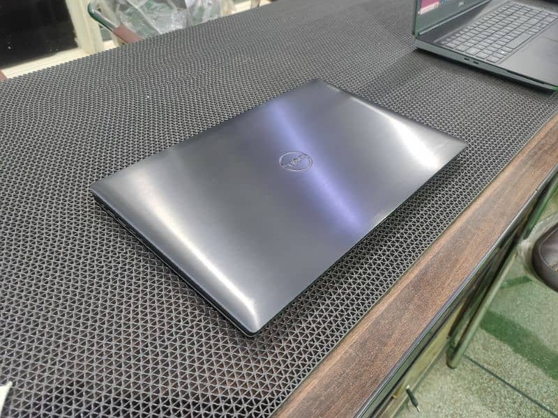 Dell Precision 5530 , i7 8th Gen ( i7-8850H ) , 4 GB Graphics Card 6