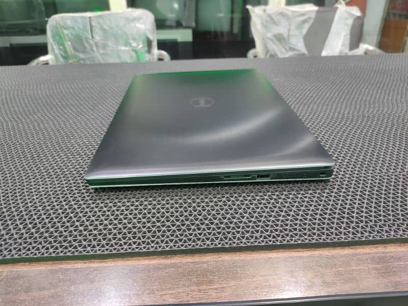 Dell Precision 5530 , i7 8th Gen ( i7-8850H ) , 4 GB Graphics Card 10