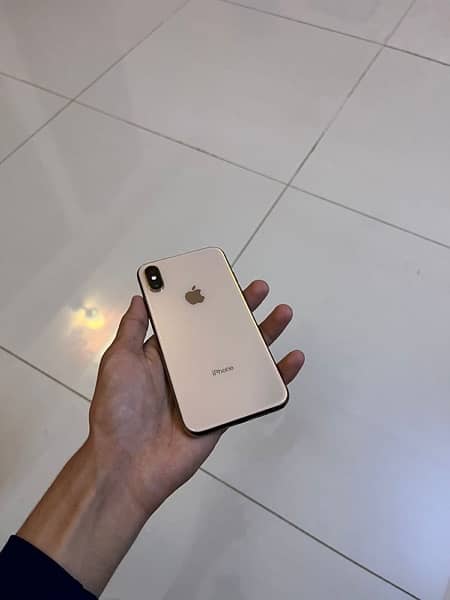 iphone xs for sale gold colour 1