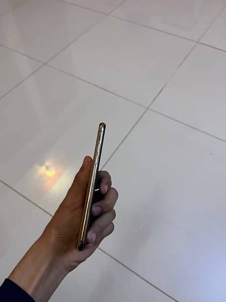 iphone xs for sale gold colour 4