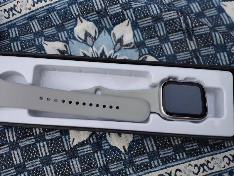 ws67 smart watch with big display 2.0 condition 10 by 10 2