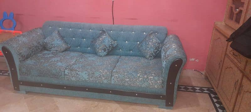 sofa set with blinder and curtains 4