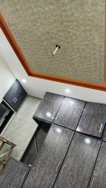 1 BED ROOM ATACH BATH KITCHEN SMAL TEROUS 1