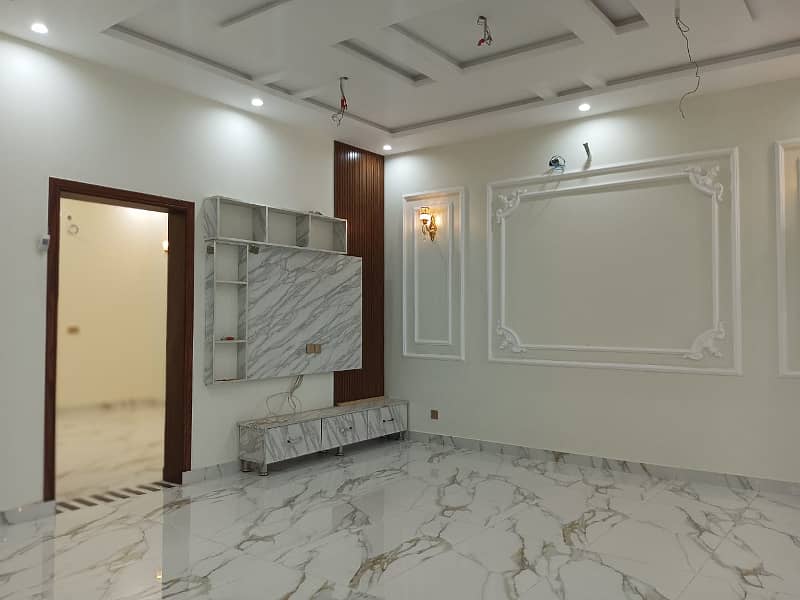 10.66 Marla Spanish Design Luxury House Available For Rent In Bahria Town Lahore. 9