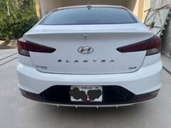 Hyundai Elantra GLS 2021