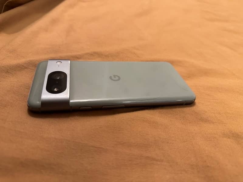 Google pixel 8 3