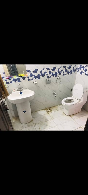 Ghouri town pH 7 House For Rent water electrity Available 2