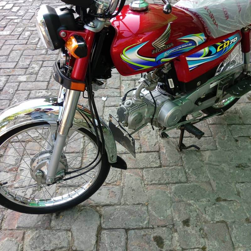 Honda CD 70 2024 4