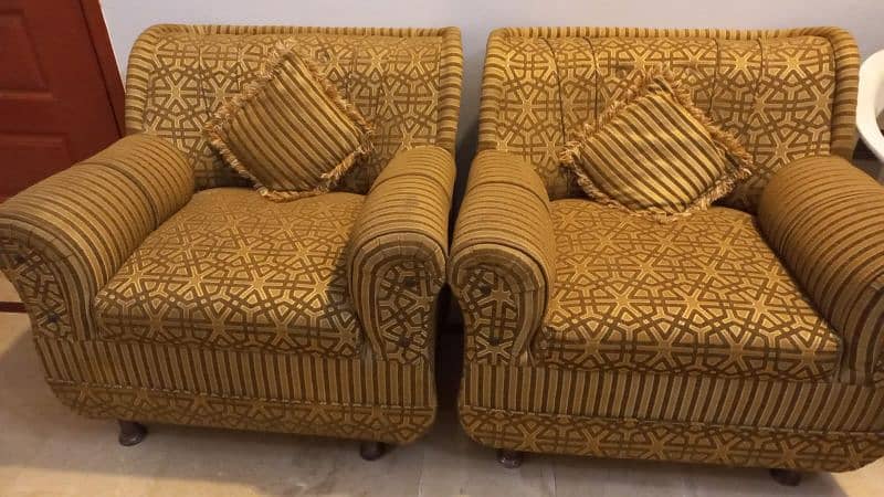 for sale sofa set North Karachi 35 thousand  03443526671 3