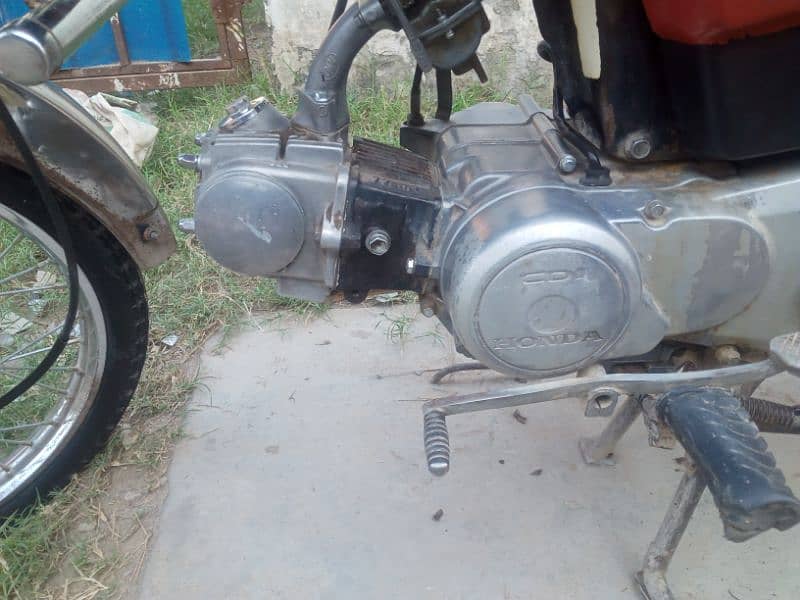 HONDA 70t 7 MODEL 03190817752 call and what's app ONLY ORIGINAL BOOK. 0