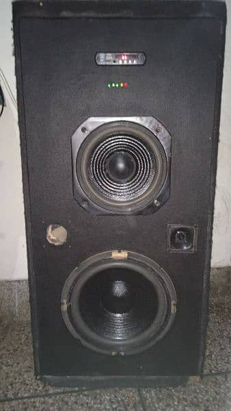 Speaker with amplifier 2