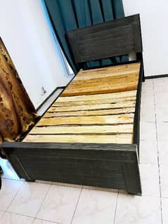 Single Bed condition like new 10/10