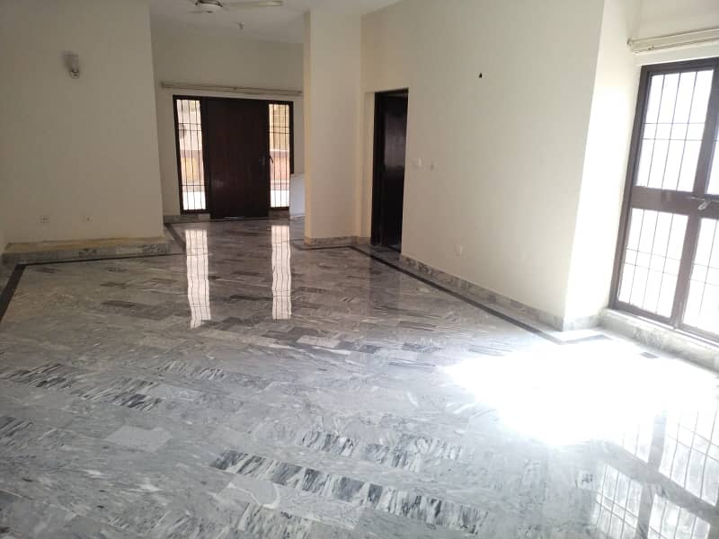 1 kanal upper portion Available for Rent phase 3 X block 7