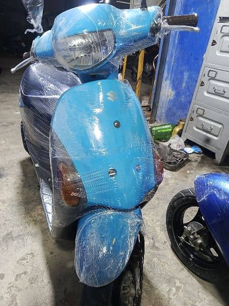 scooty 49cc cc  and united automatic scooter available 6