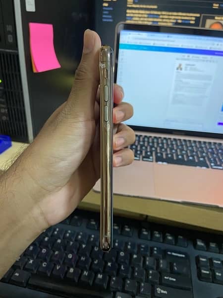 iphone xs 64GB Non PTA 4