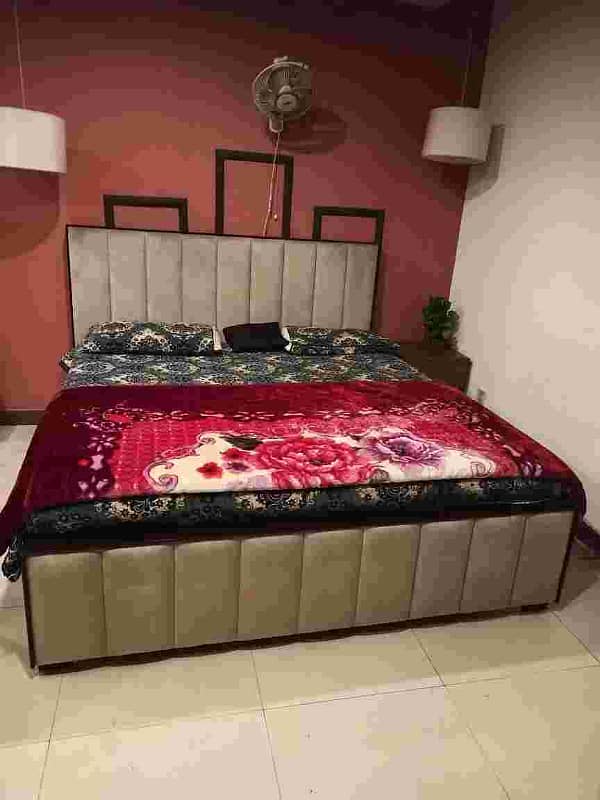 1BED FURNISHED Apartment IS AVAILABLE FOR RENT IN SECTOR B BAHRIA TOWN LAHORE 4