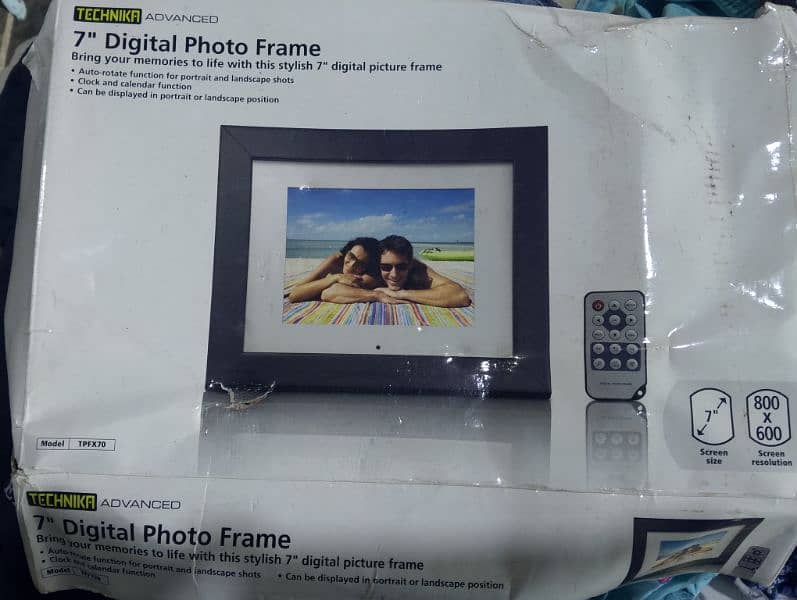 Digital photo frame 7