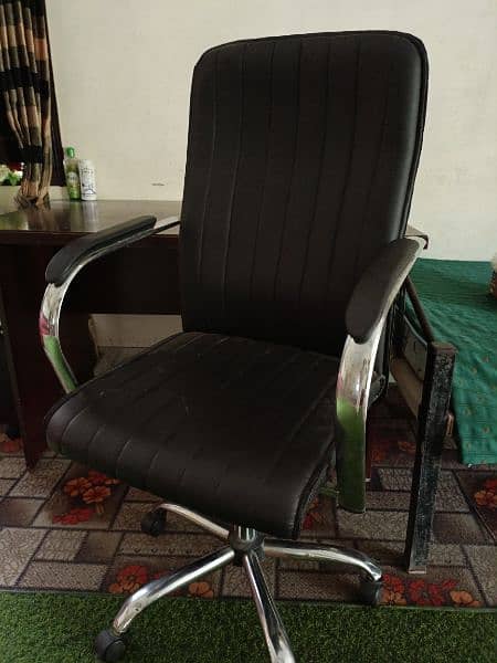 office furniture in Peshawar 3