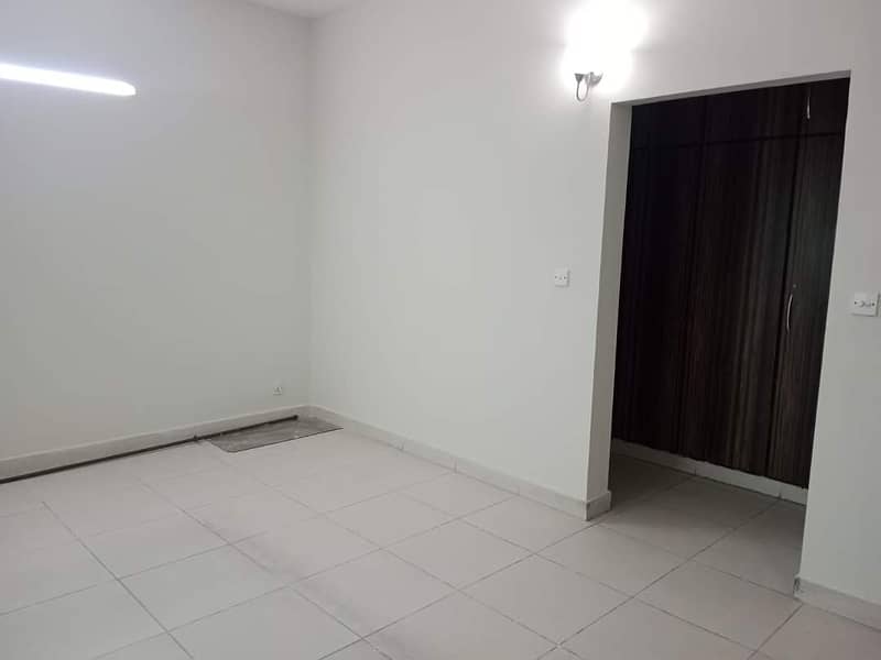 10 Marla Flat for Rent in Askari 11 Lahore 6