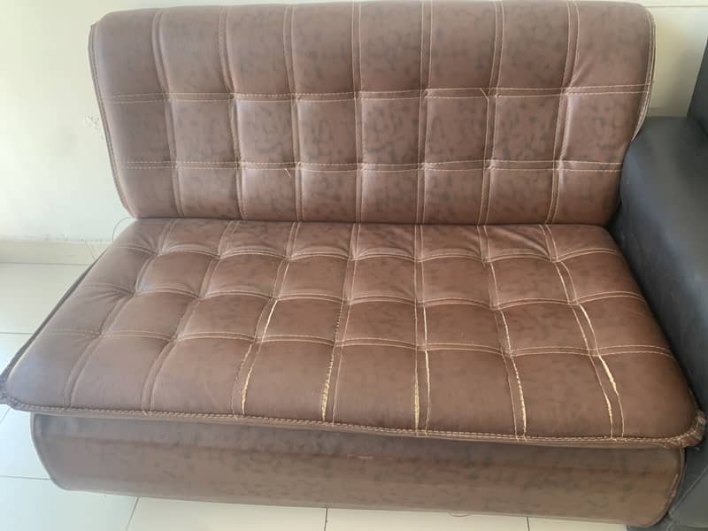 Office table with 6 seater sofa for sale 0