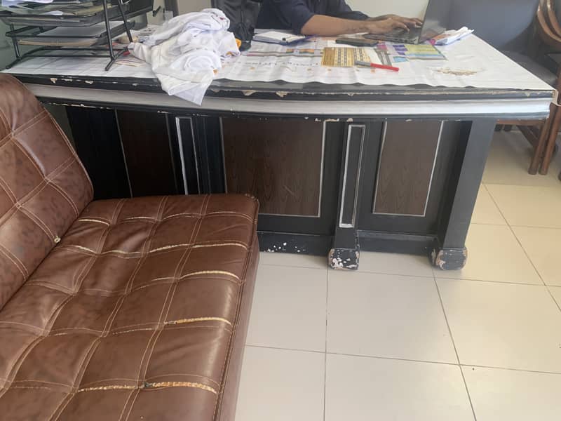 Office table with 6 seater sofa for sale 2