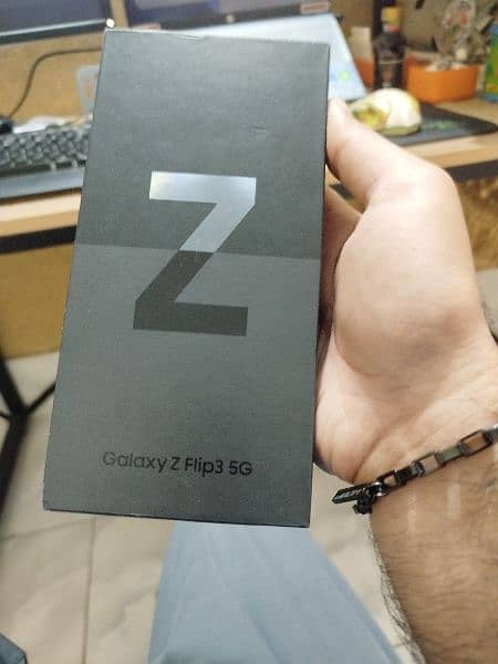 Samsung Z Flip 3 5G || 128 GB 7