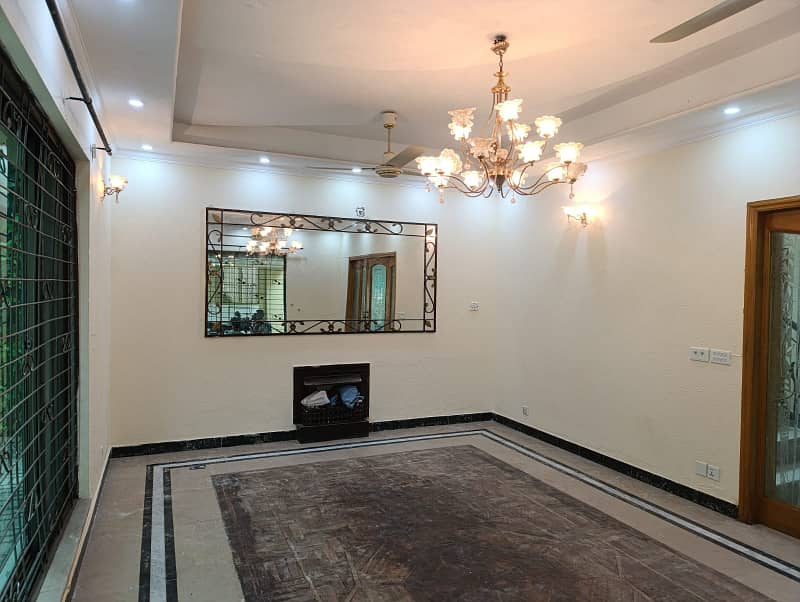 1 Kanal Beautiful House For Rent In GG Block Phase 4 DHA Lahore 1