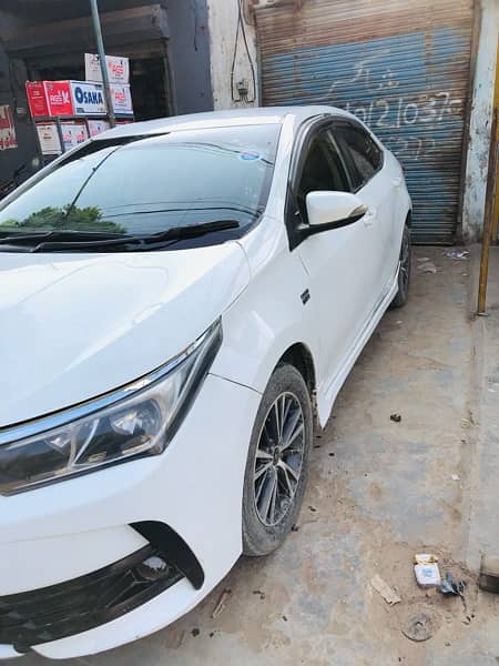 Toyota Corolla Altis 2017 4