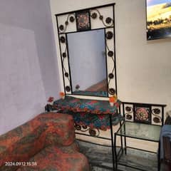 bed shangar and side table in iron