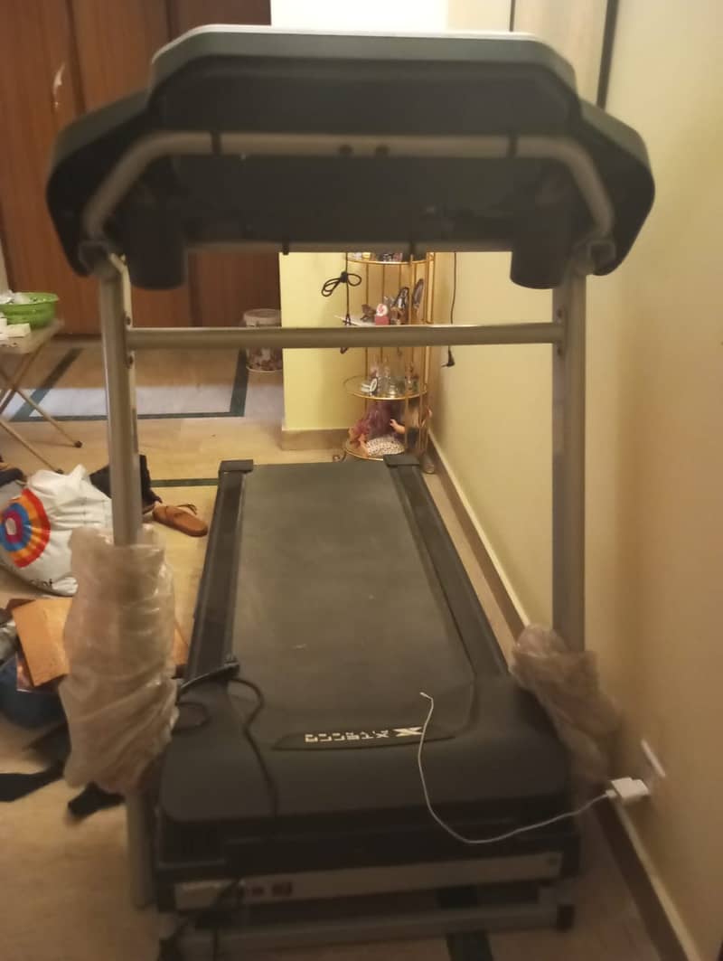 Latest Model Treadmil, Super soft track, digital meter 2