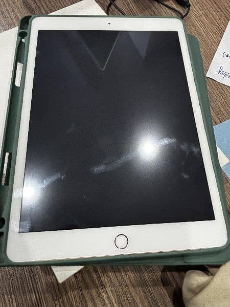 ipad 8th Generation 32GB with Box 3