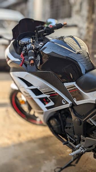 Kawasaki Ninja ZX3r 7