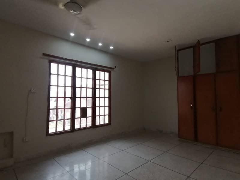 3 Bedroom 1 Kanal Upper Portion Available For Rent In DHA Phase 3 Lahore 4