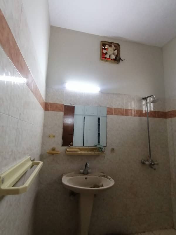 3 Bedroom 1 Kanal Upper Portion Available For Rent In DHA Phase 3 Lahore 6