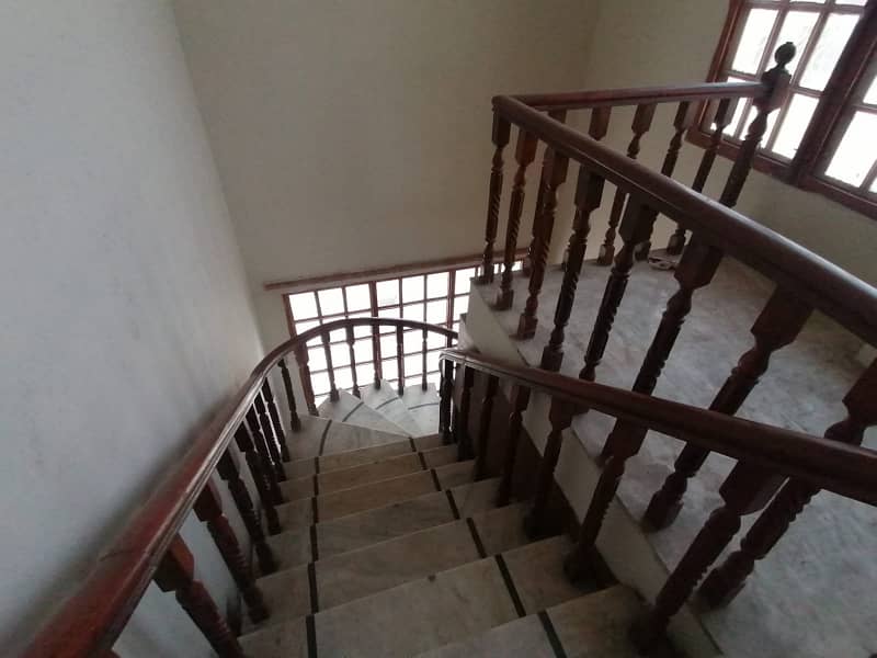 3 Bedroom 1 Kanal Upper Portion Available For Rent In DHA Phase 3 Lahore 10