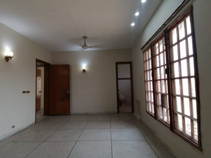 3 Bedroom 1 Kanal Upper Portion Available For Rent In DHA Phase 3 Lahore 14