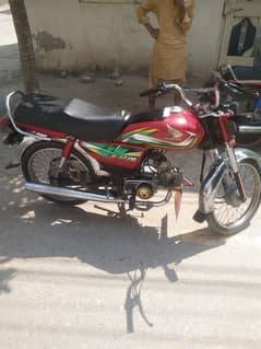 Argent sail honda 70te 2022  condition lesh only 6000 kilometer  use