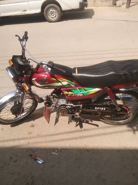 Argent sail honda 70te 2022  condition lesh only 6000 kilometer  use 1