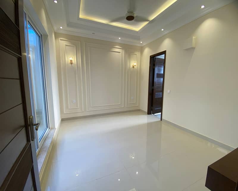 8 Marla Luxury House Available For sale In DHA Phase 9 Town Lahore 4