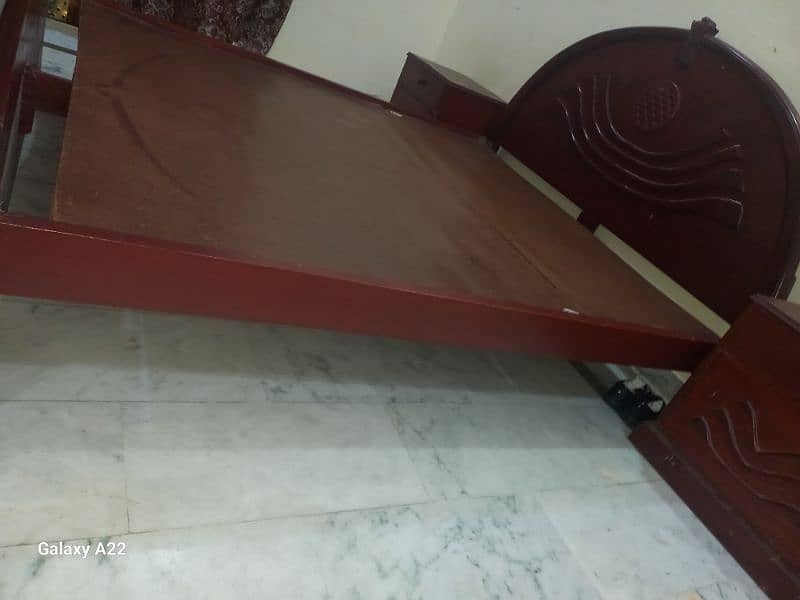 Full original wood bed I good condition 1