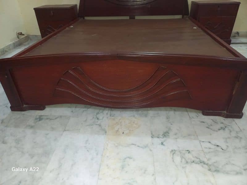 Full original wood bed I good condition 4