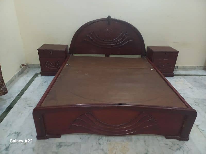 Full original wood bed I good condition 5