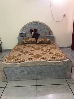 bed with matress