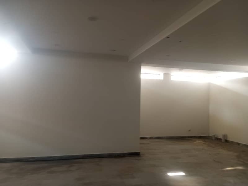 15-Marla Full besmant For Rent In Pia Main Road 4