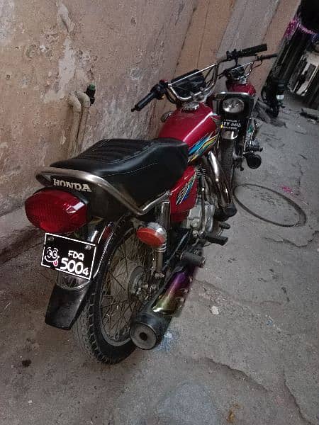 rider job ke liyay 70cc Leni hai (125cc Honda simple hai ) deluxe nai 1