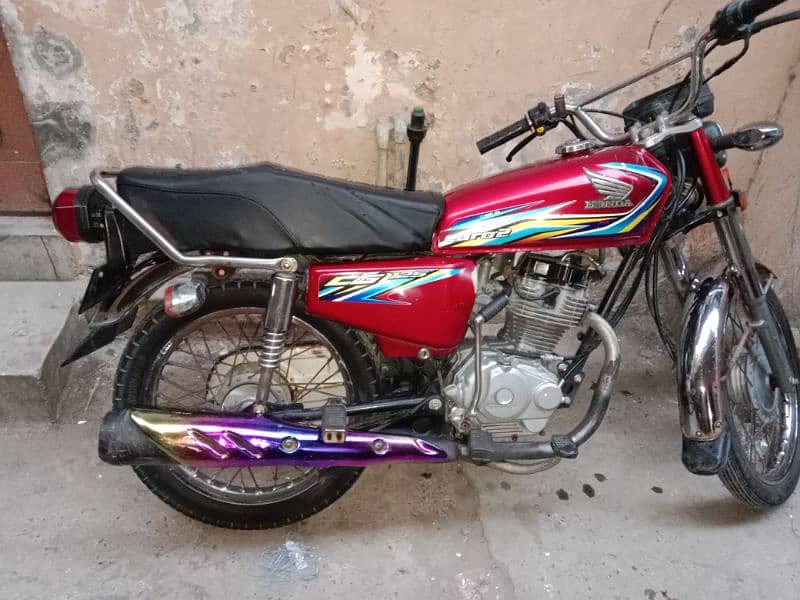 rider job ke liyay 70cc Leni hai (125cc Honda simple hai ) deluxe nai 2