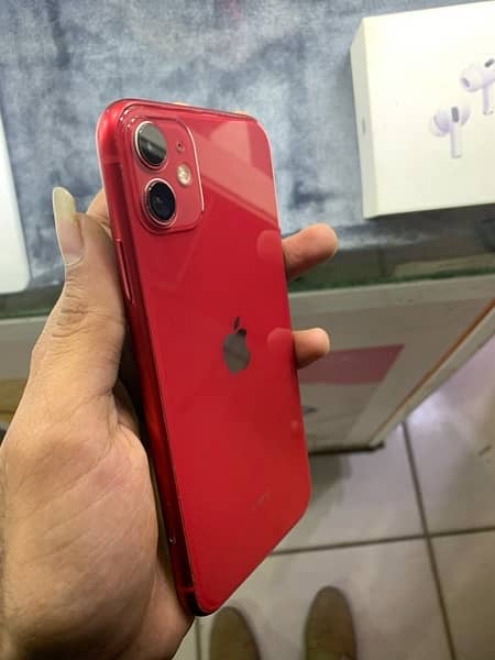 iphone 11 64Gb jv Red clour BH82% 38500/= 0