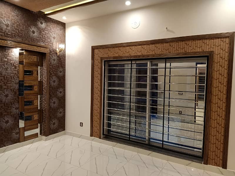 5 Marla Brand New Modern Elevation Luxury House Available For Rent In Bahria Town Lahore. 6